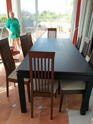 Mesa de comedor madera oscura
