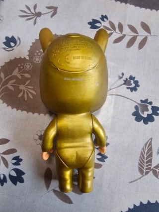 Muñeco Bebé Llorón Dorado