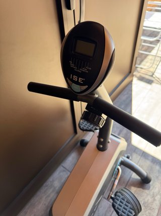 Bicicleta estática ISE con respaldo