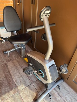 Bicicleta estática ISE con respaldo