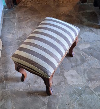 Taburete Banqueta Descalzadora Madera y Tela