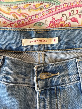 Pantalón vaquero Levi's Talla 31 sin estrenar.