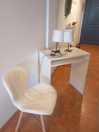 Lámparas de mesa y silla