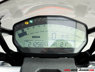 DUCATI MONSTER 821