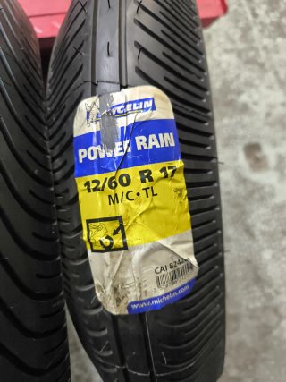 Neumáticos Michelin Power Rain  slicks de agua