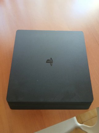 PS4 Slim Sony Nero