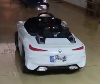 Coche Eléctrico Infantil Z4 con Mando