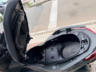Yamaha XMAX 300 Tech Kamo Gris