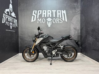 Honda CB 125 R ABS Negra y Dorada
