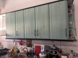 Muebles de cocina verdes y negros