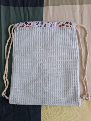 Mochila de cordel hecha a mano