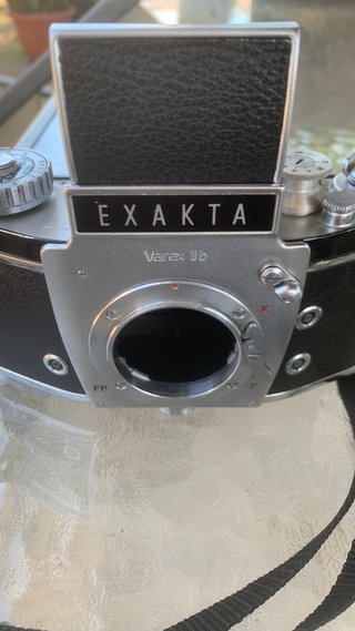 Cámara Fotográfica Vintage Plata y Negro