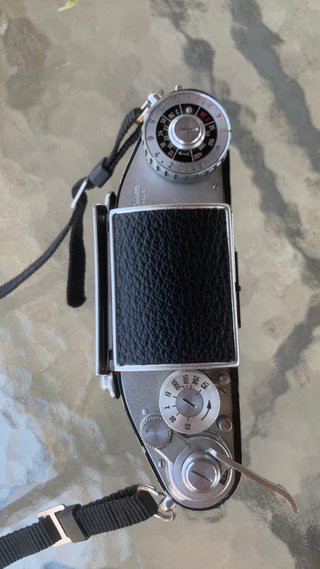 Cámara Fotográfica Vintage Plata y Negro