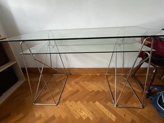 Mesa escritorio cristal y metal