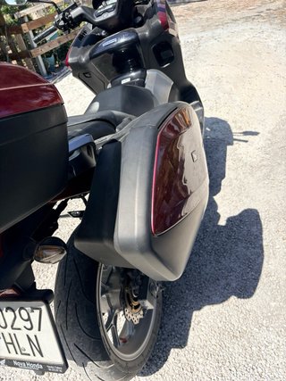 Honda Integra 750cc Automática Roja/Plata