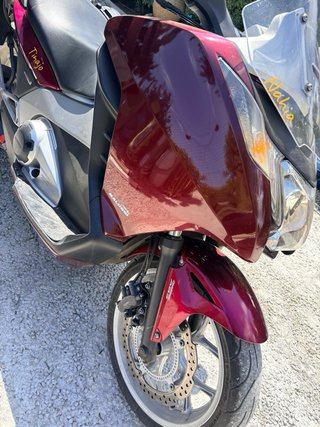 Honda Integra 750cc Automática Roja/Plata