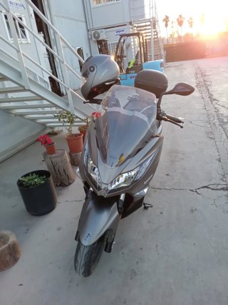 Kawasaki J300 Maxi Scooter - ITV en vigor