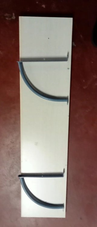 2 Baldas de pared blancas con vetas