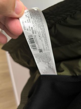 Chaqueta verde estilo bomber
