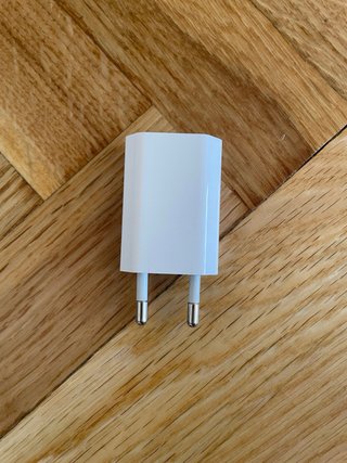 Adaptador de corriente Apple