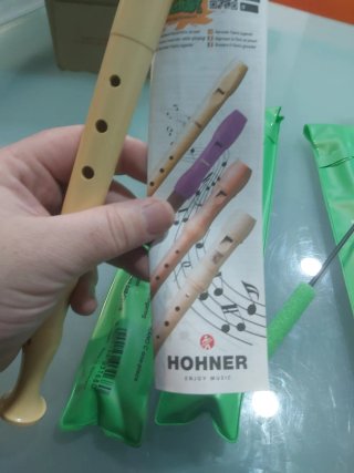4 Flautas dulces nuevas con accesorios