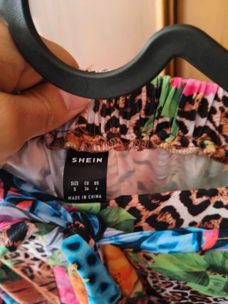 Pantalón estampado floral y animal print