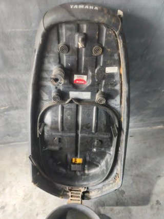 Asiento y baúl Yamaha Neos