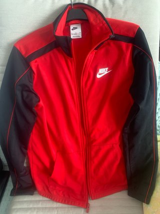 Chaqueta deportiva Nike roja y negra Talla S/M