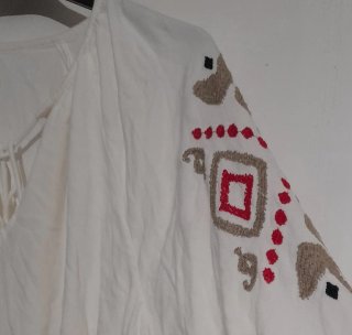 Blusa bordada manga 3/4 talla única
