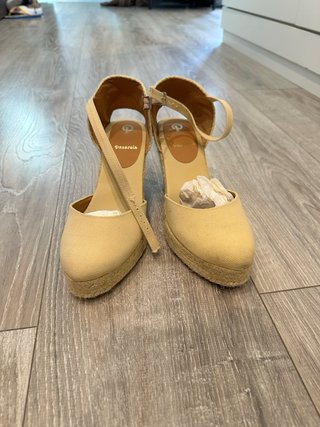 Cuñas esparto beige y amarillo