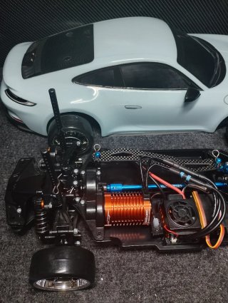 Tamiya TT02 Porsche 911 GT3 RC con luces
