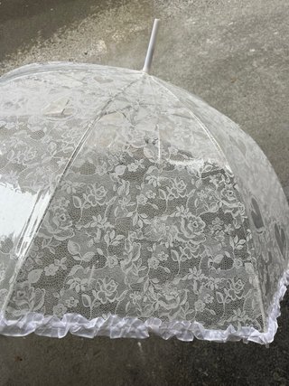 Paraguas blanco con encaje ideal para bodas