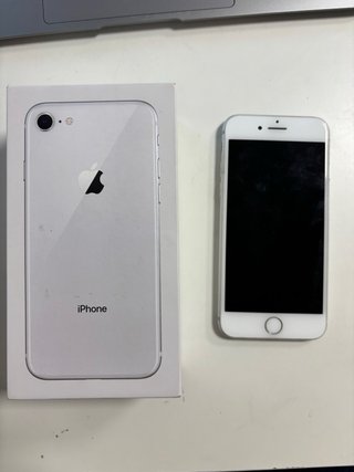 iPhone 8 Argento