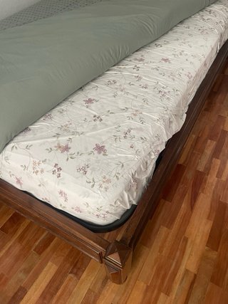 Cama 130x200cm Madera Con colchón aparte 80€