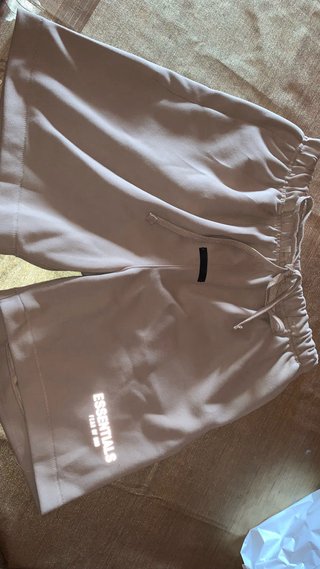 Essentials Shorts Beige Talla M