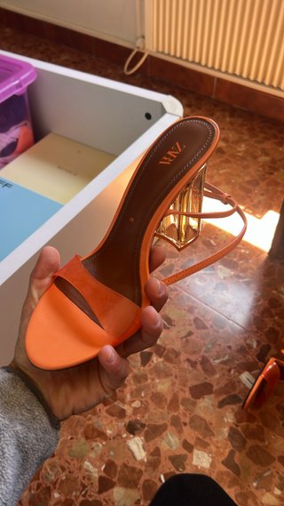 Sandalias Zara tacón transparente naranja T39