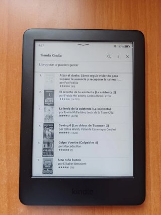 E-reader Kindle 10 nero con accessori