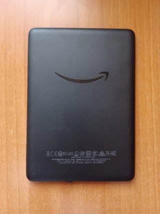 E-reader Kindle 10 nero con accessori