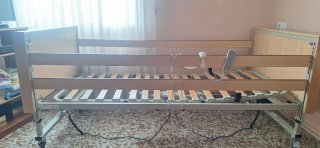 Cama articulada geriátrica eléctrica. Solo 2 meses