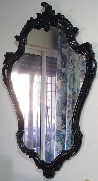 Espejo negro decorativo