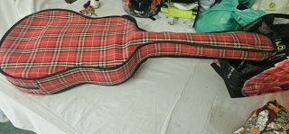 Guitarra Clásica apenas uso