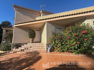 Chalet en venta en Sant Vicenç dels Horts