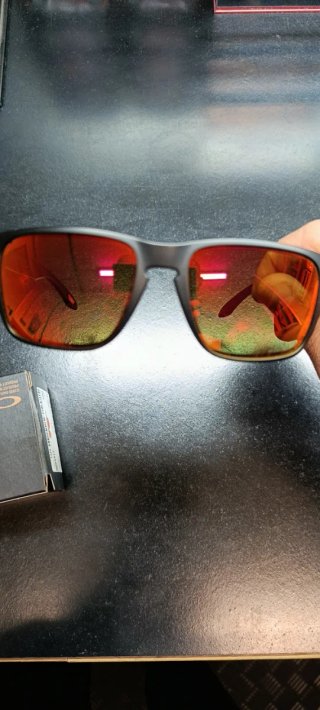Oakley Holbrook XL Gafas de Sol Negras Rojas