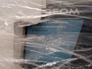 Ventana de baño nueva sin estrenar  (NEGOCIABLE)
