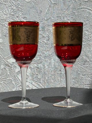 2 Vasos de Vino Dorados y Rojos