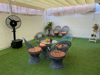 Conjunto mesa y 4 sillas jardín mimbre azul