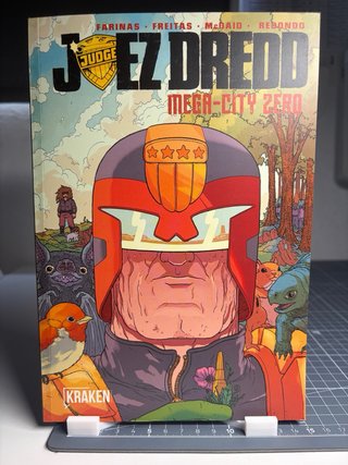 Expositor para comics Disponible en blanco y negro