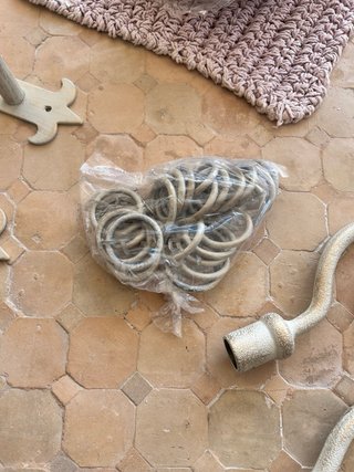 Barra cortina vintage con soportes y anillas