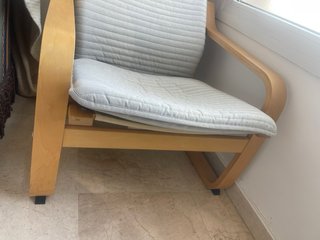 Butaca Ikea madera beige
