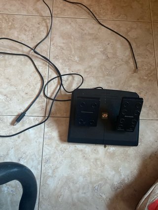 Volante Thrustmaster PS4 y más